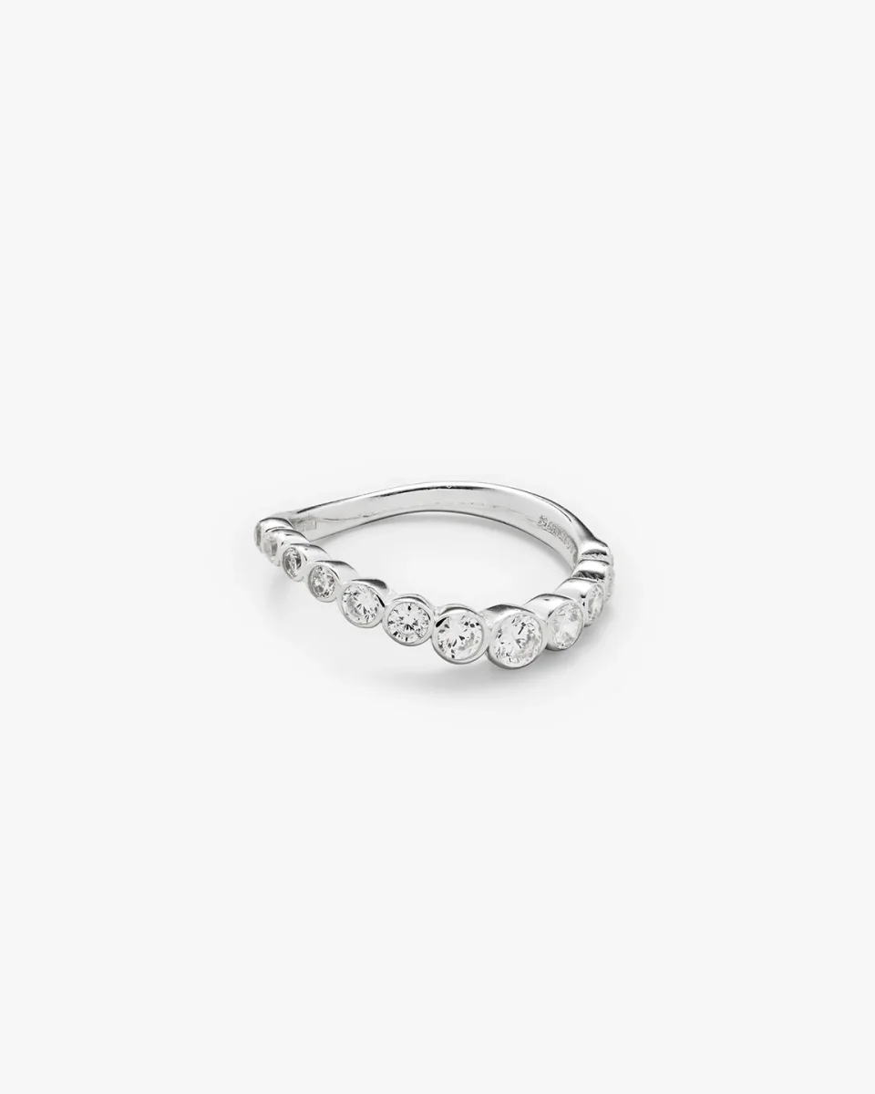 Wave Nona Ring